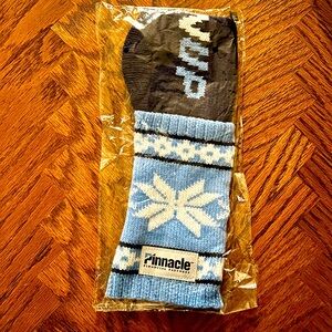 Beer Holder ‘TITAN UP’ knit Titans coozy handwarmer/cupholder